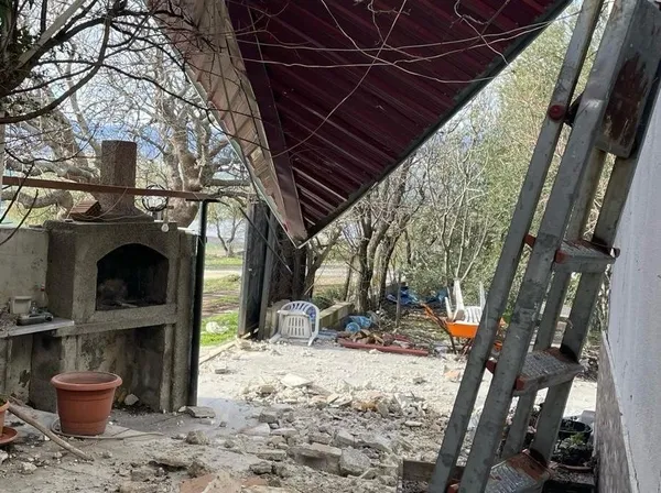 0X0 Kahramanmarasta Ruzgar Catiyi Ucurdu Yuksek Gerilim Hatti Patladi 1772193431934