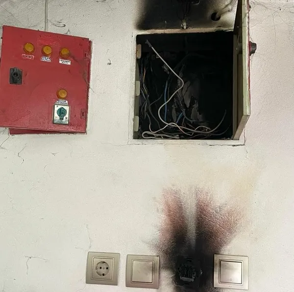 0X0 Kahramanmarasta Ruzgar Catiyi Ucurdu Yuksek Gerilim Hatti Patladi 1772193445140