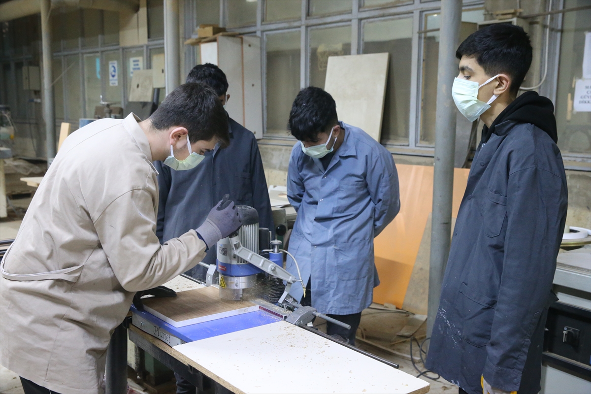 A A 20260204 40454173 40454170 6 S U B A T D E P R E M L E R I N I N U C U N C U Y I L I K A H R A M A N M A R A S T A M E S L E K L I S E L E R I N D E D E P R E M E R A G M E N U R E T I M A R T T I