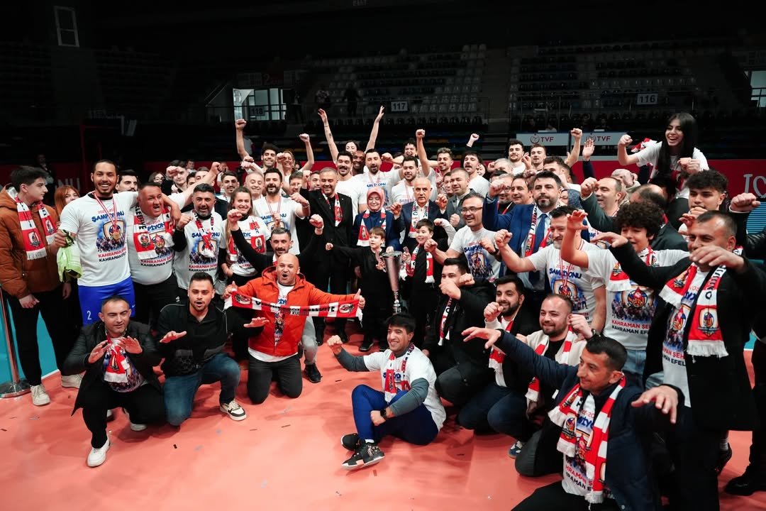 2025 2026 Voleybol Sezonu Arabica Coffee House Erkekler 1. Ligi Şampiyonu Onikişubat Belediye Sp (1)