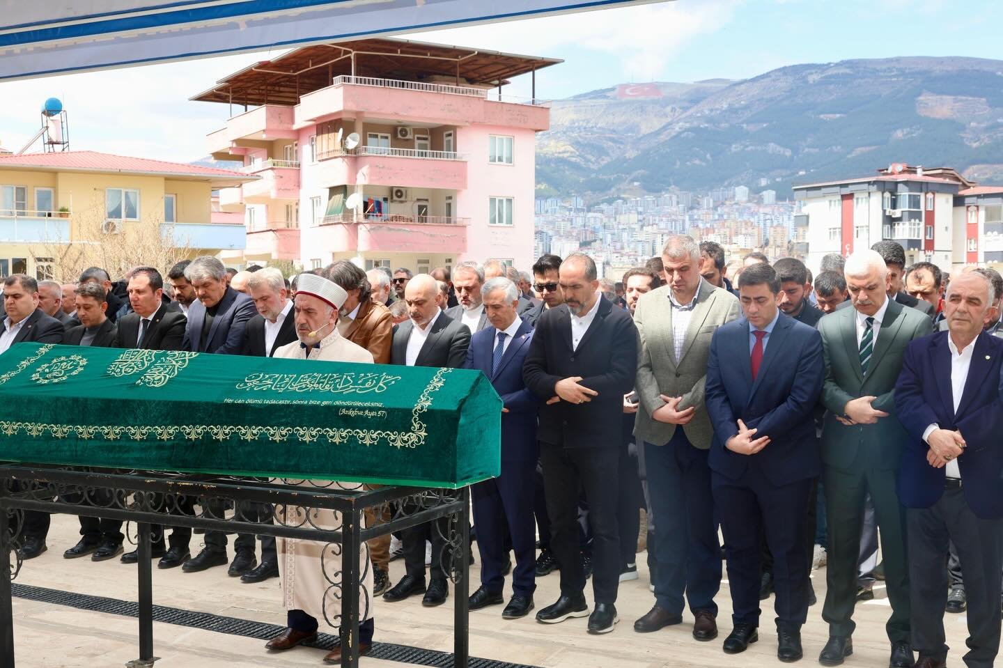 656893398 17873709588569096 8849640451220694771 N