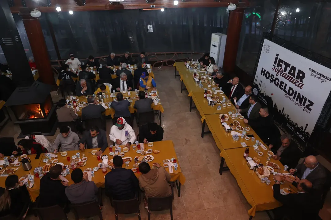 Amatör Spor Kulüpleri̇ İle İftar Sofrasinda Bi̇r Araya Geldi̇kbelediye Başkanımız Sn. Mehmet Akpın (6)