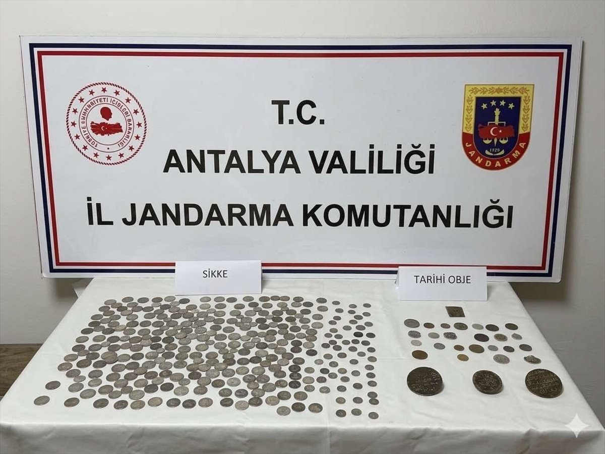 Antalya'da tarihi eser kaçakçılığı operasyonunda 2 kişi yakalandı