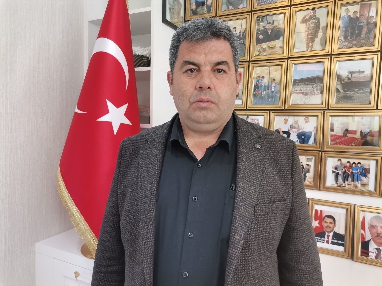 Depremde 3 Evladını Kaybeden Acılı Baba Evinde Onlara Özel Bir Oda Yaptı