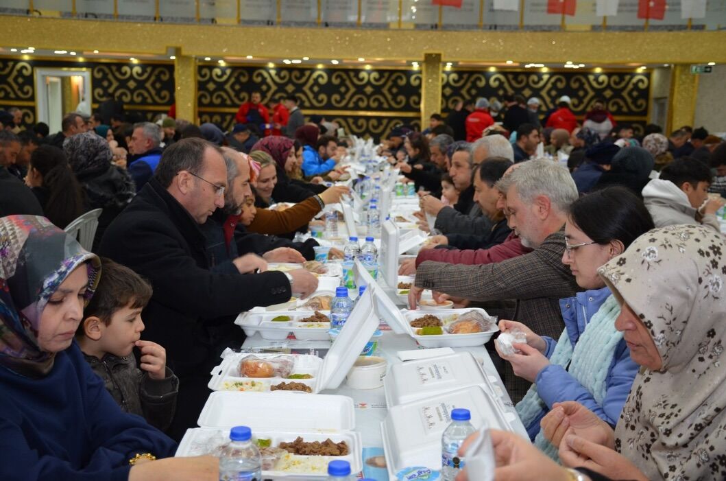 Büyükşehi̇r’i̇n İftar Programi Afşi̇n’de Yoğun Katilimla Gerçekleşti̇kahramanmaraş Büyükşehir Beledi (1)