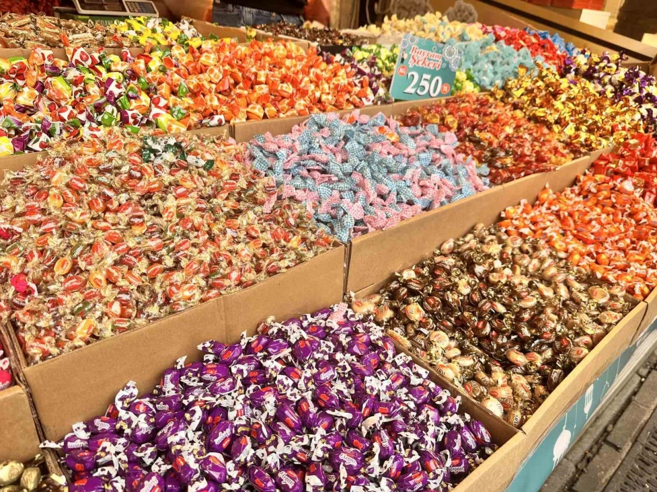 Eminonu Nde Bayram Alisverisi Basladi 65528