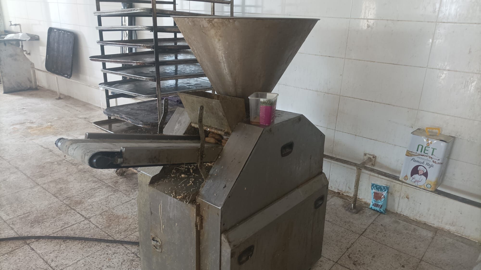 F06E3883 5F52 4Eb6 883F C6Facf4B2B2C