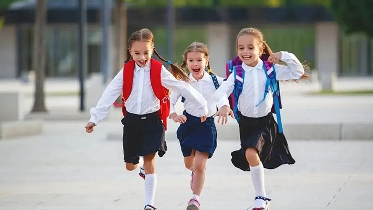 Ogrencilere Iki Haftalik Tatil 1749120967 D58Ls1