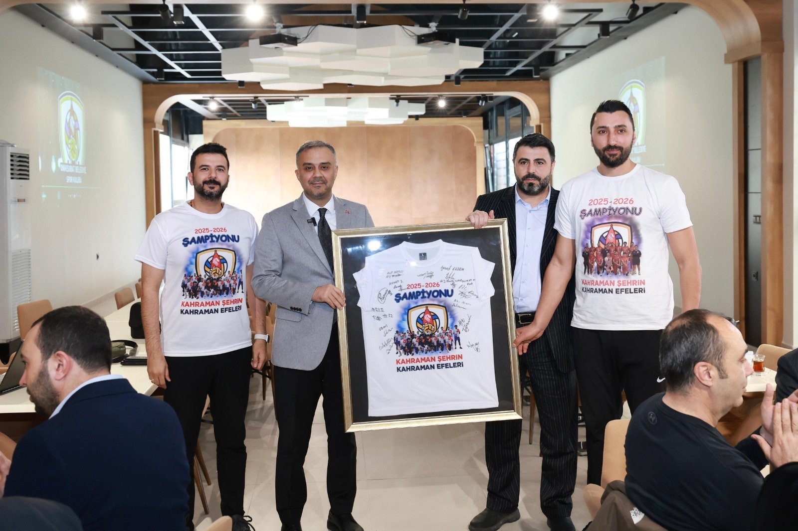 Başkan Toptaş, Şampiyonlarla Bir Araya Geldi!