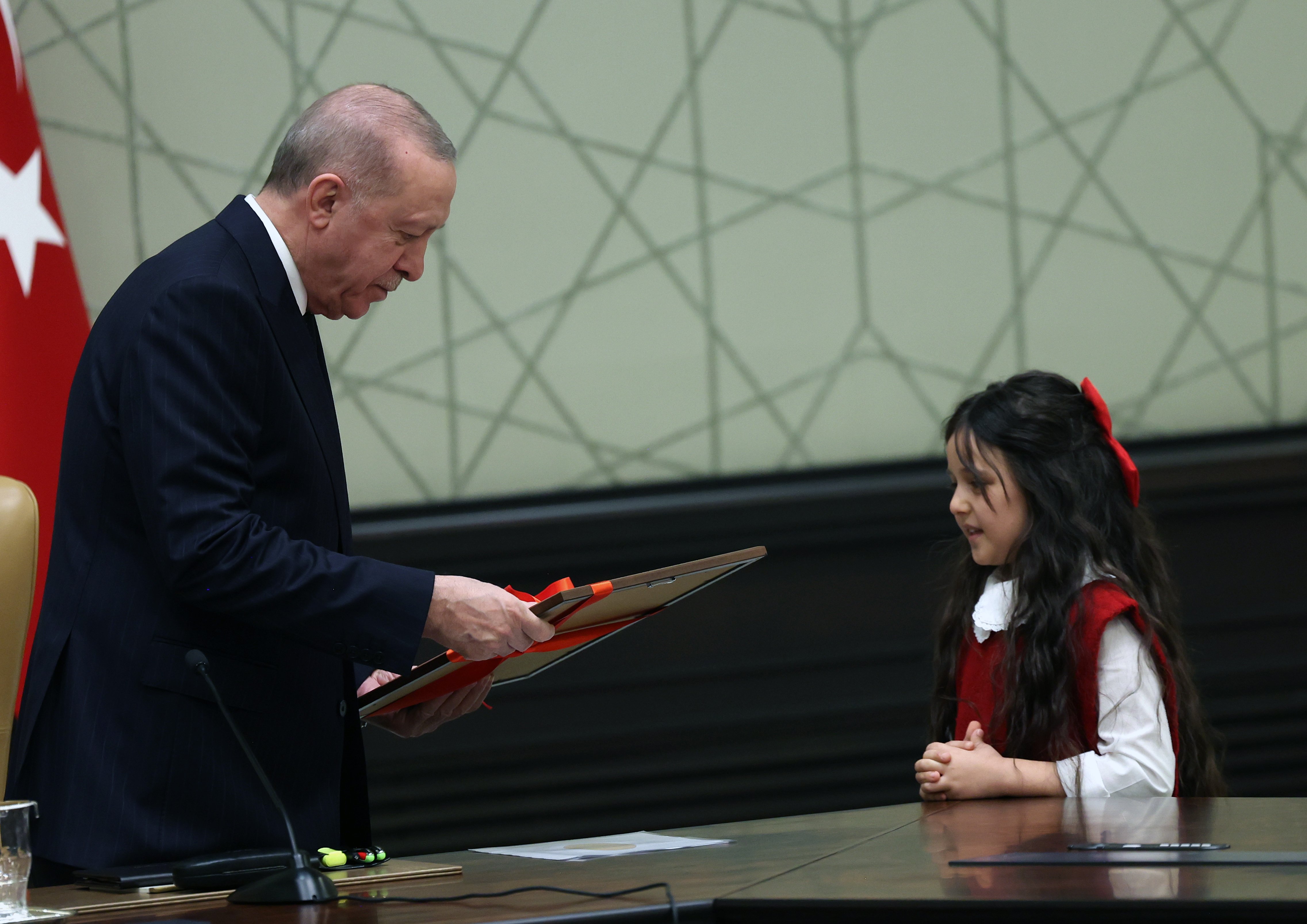 8Da60A12918F1Aa24437528174605D7E