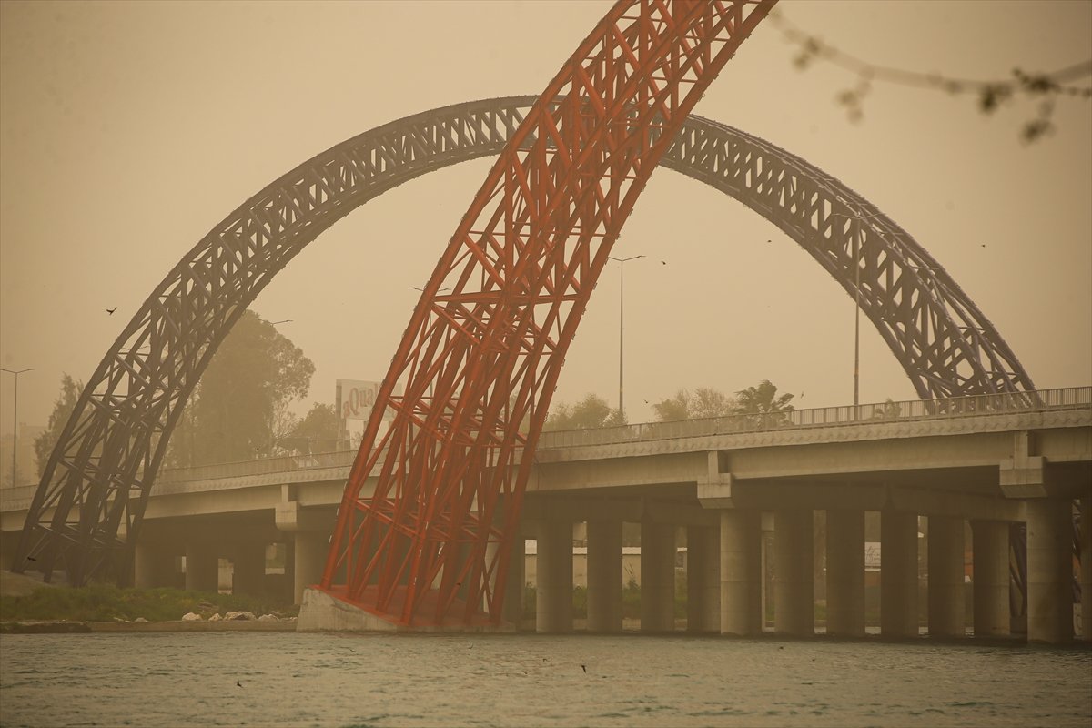 Adana, Mersin ve Hatay'da toz taşınımı etkili oldu