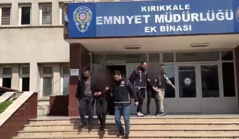 Kırıkkale'de babalarını öldüren iki kardeş adliyeye sevk edildi