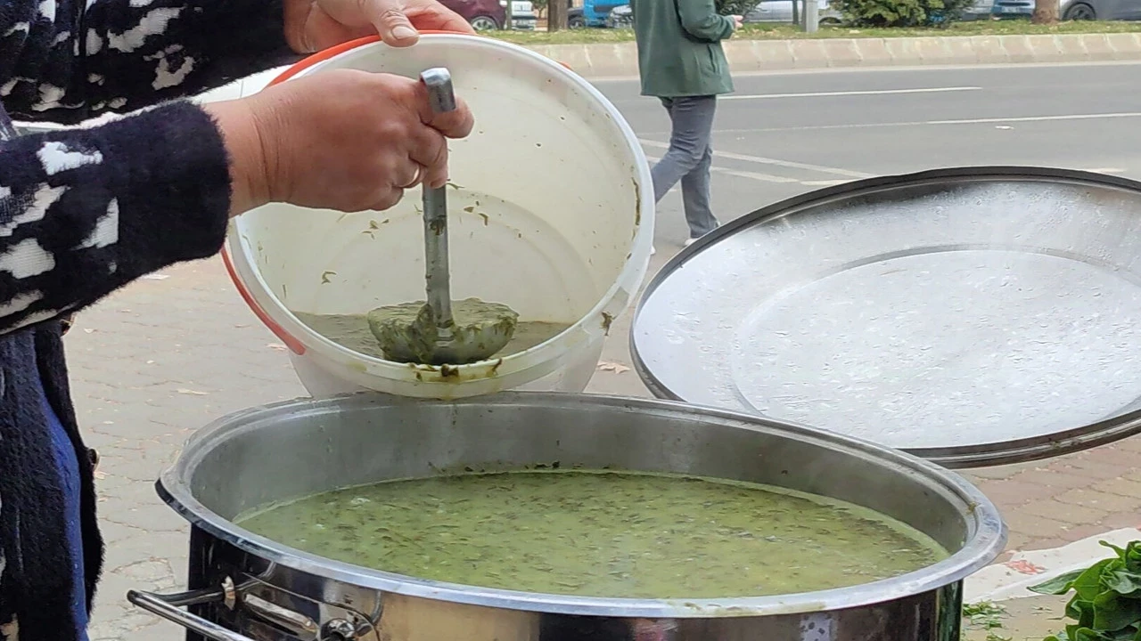 Gavur Dagindan Sofralara Tirsik Corbasinin Gizemi Cs67