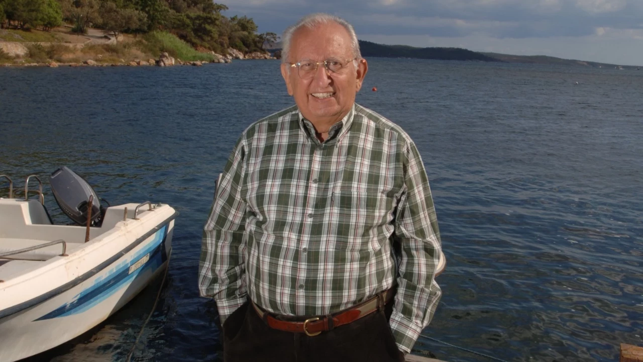 Husamettin Cindoruk Hayatini Kaybetti By4M