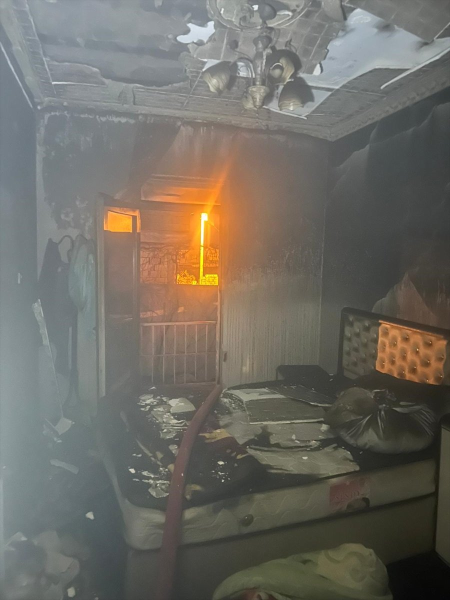 Mardin'de yangın çıkan müstakil ev kullanılamaz hale geldi