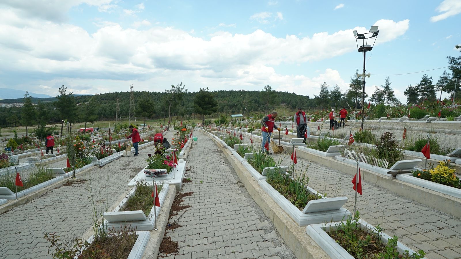 Mezarlik Temizligi 5