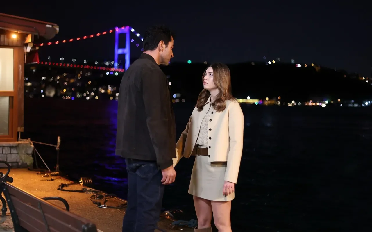 Afra Saracoglu Abi Dizisinden Ayriliyor Mu Cagla Karakterinin Sonu