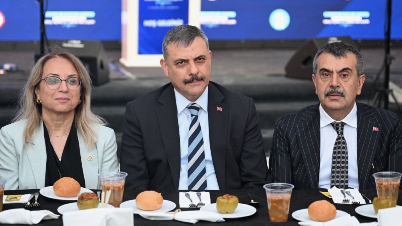 Bakan Tekin Nevsehirde Muharrem Ayi Oruc Acma Ve Lokma Paylasimi Programinda Konustu