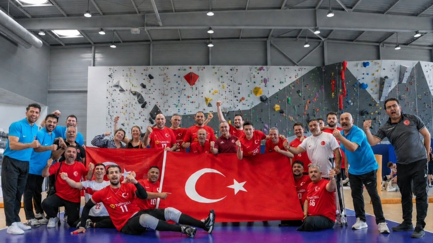 Oturarak Voleybol Milli Takimi 3