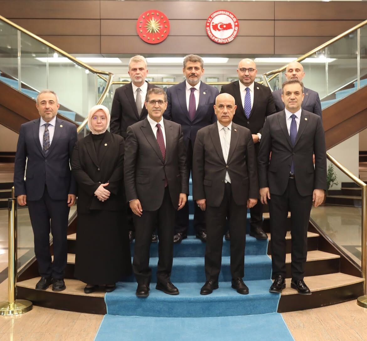 Cumhurbaşkanlığı Strateji Ve Bütçe Başkanı Sn.i̇brahim Şenel’i Ziyaret Ettik.i̇limizde Yapımı Deva