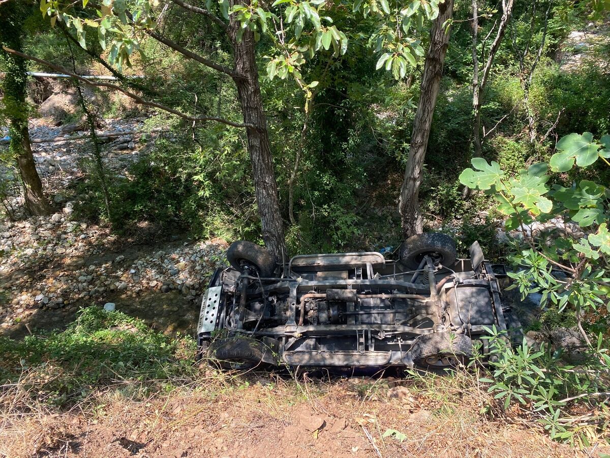 Alanya'da safari cipinin şarampole devrildiği kazada 11 kişi yaralandı