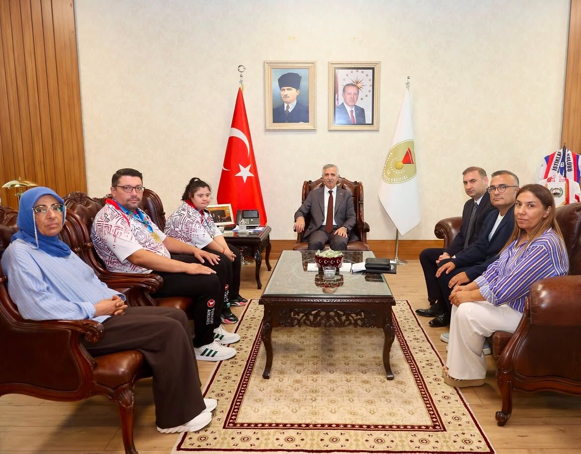 Valimiz Mükerrem Ünlüer, İsveç’te Düzenlenen 2026 Judown Judo Dünya Şampiyonası’nda Ülkemizi Ve (3)