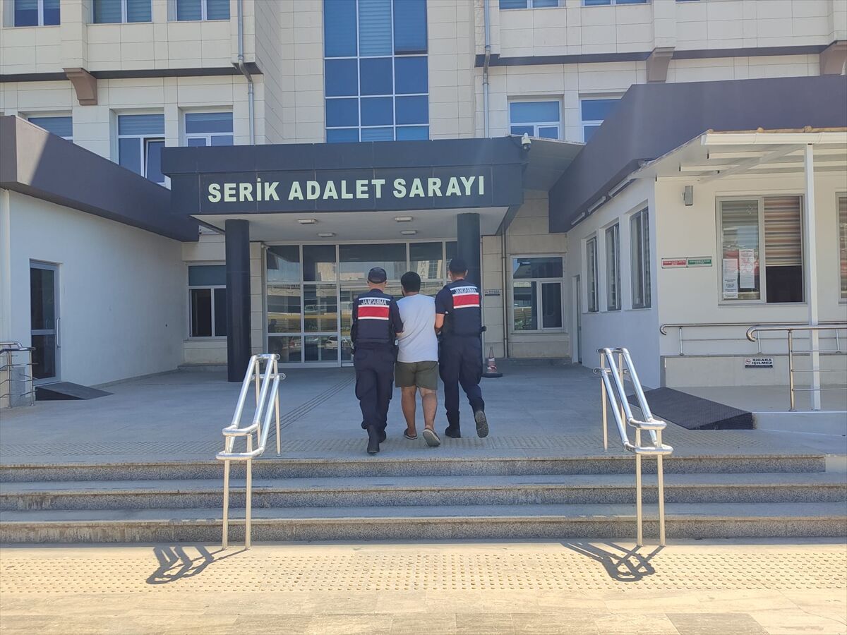 Antalya'da sosyal medya üzerinden dolandırıcılık yaptığı iddia edilen şüpheli tutuklandı