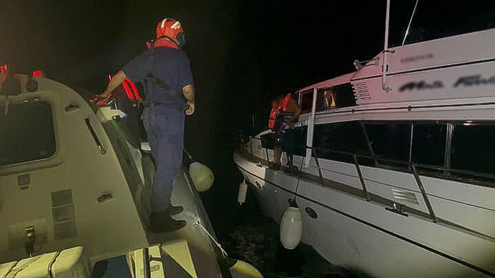 Antalya'da su alan teknedeki 4 kişi kurtarıldı
