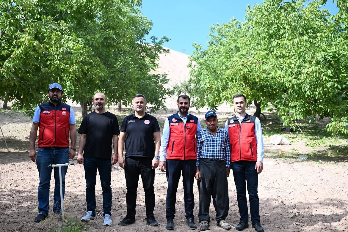 Bugün Ilimizin Coğrafi Işaretli Değerlerinden Çağlayancerit Cevizi’nin Hasadına Katıldık.emek, S (3)
