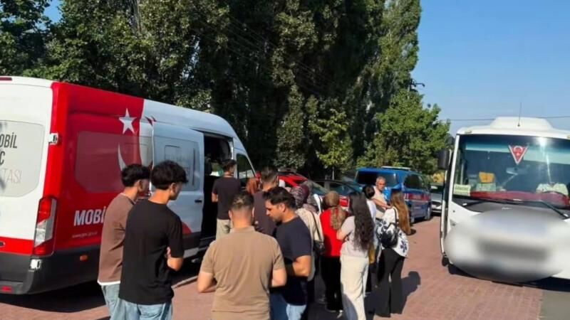 81 İlde Dev Düzensiz Göç Operasyonu: 19 Organizatör ve 230 Düzensiz Göçmen Yakalandı!