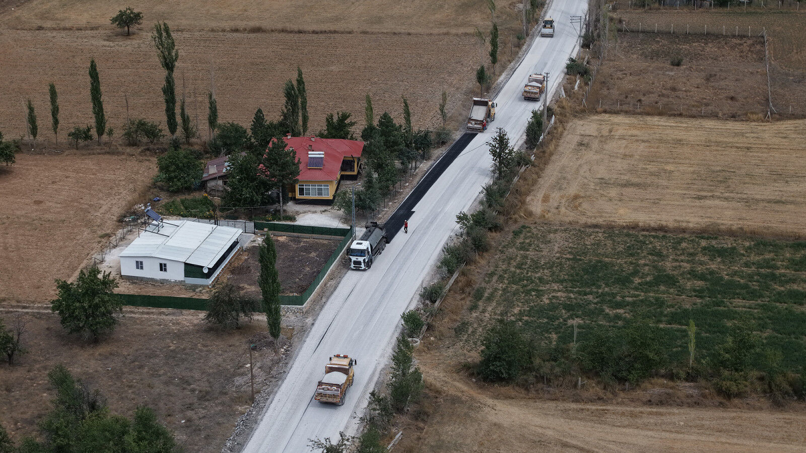 Göksun’da 2,5 Kilometrelik Yol Baştan Sona Yenilendi!