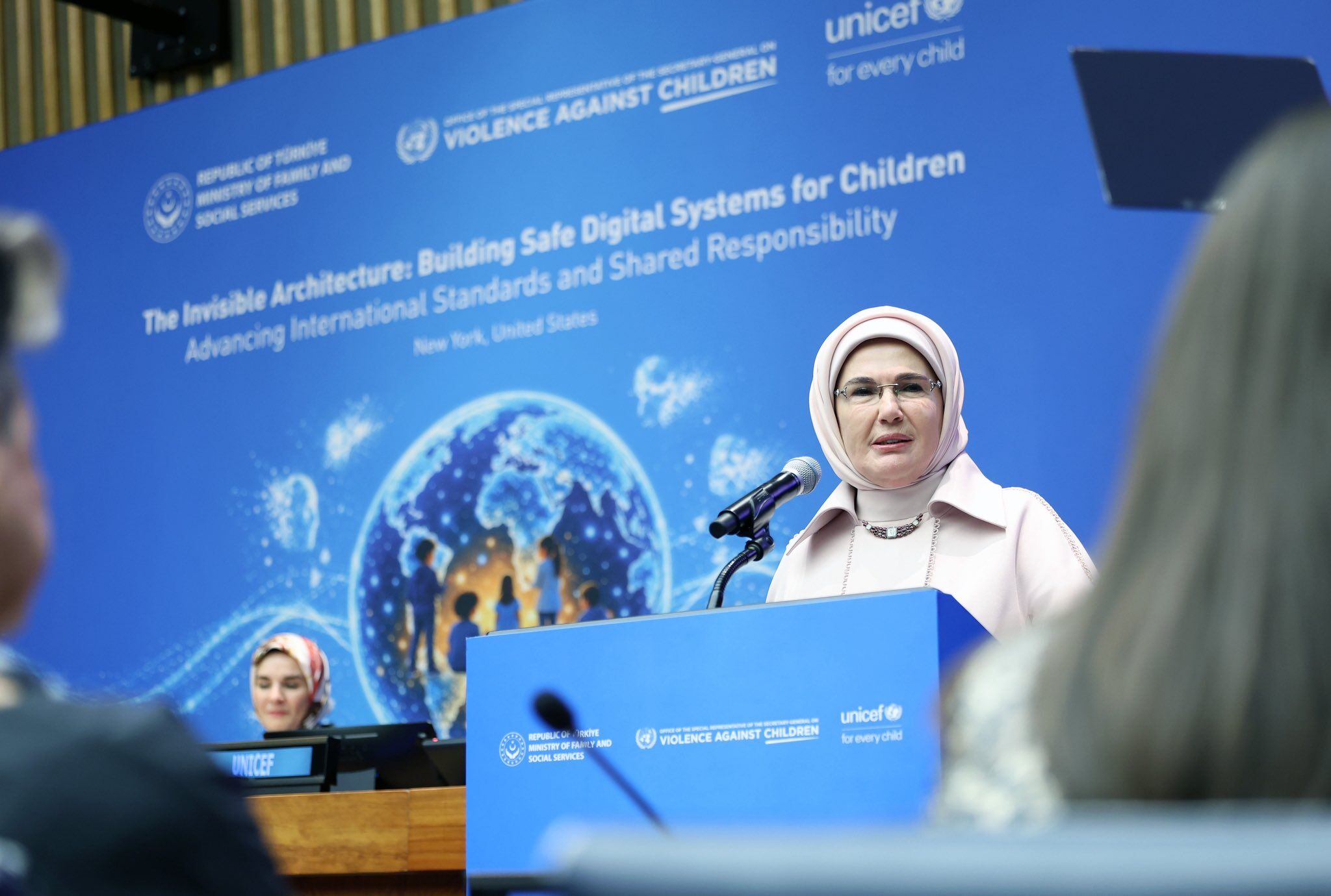 Emine Erdoğan’dan BM’de Tarihi Çağrı: "Çocukların Dijital Güvenliği İçin Küresel İşbirliği Şart"