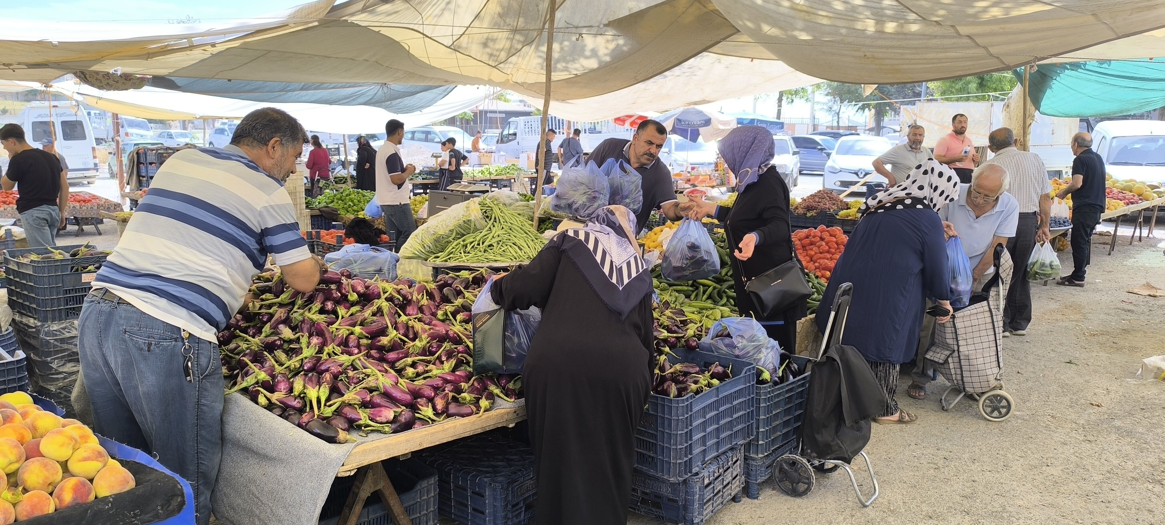Kahramanmaraş'ta Kış Hazırlığı Başladı: Çarşamba Pazarında Fiyatlarda Son Durum