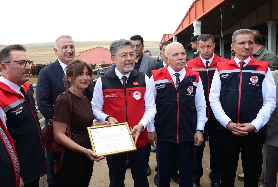 Tarım Ve Orman Bakanımız Sn. İbrahim Yumaklı Bey Ile Birlikte Türkiye Kırmızı Et Üreticileri Mer (1)