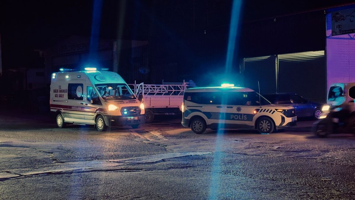 Osmaniye'de iki grup arasındaki silahlı kavgada 4 kişi yaralandı