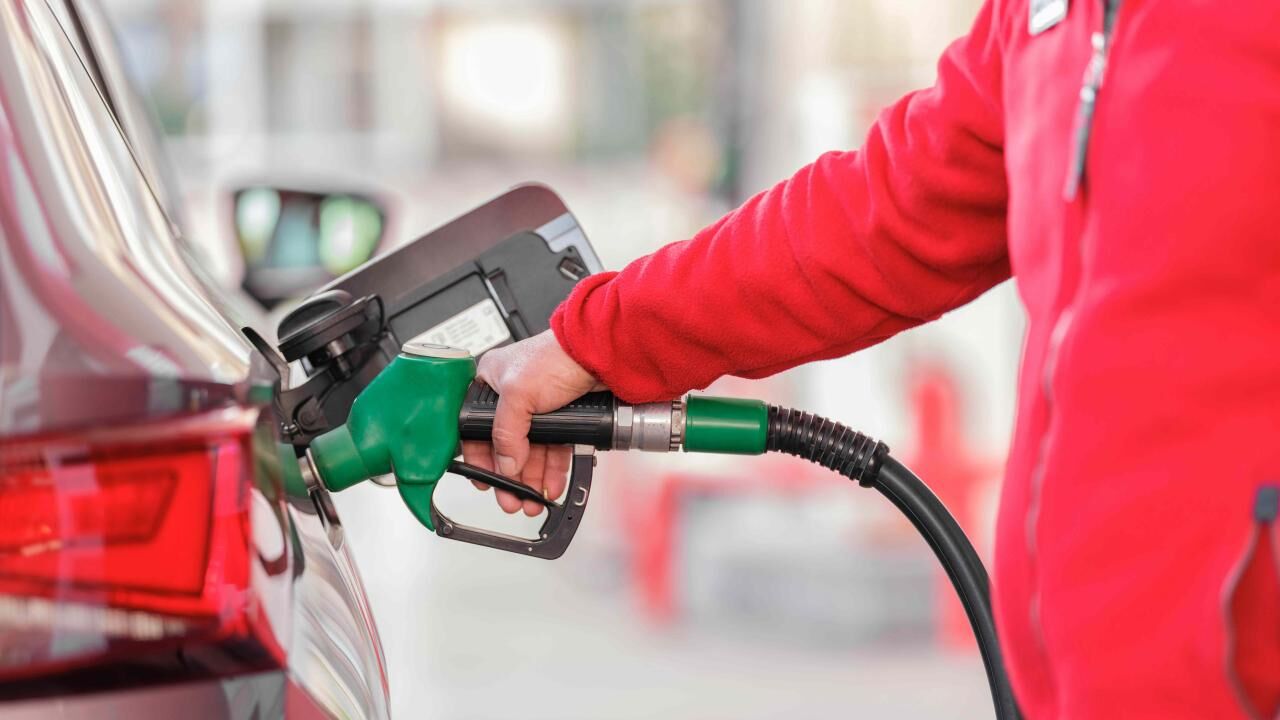 Akaryakıtta Eşel Mobil Devri Bitti: Benzine ve LPG’ye Kademeli ÖTV Zammı Geldi!