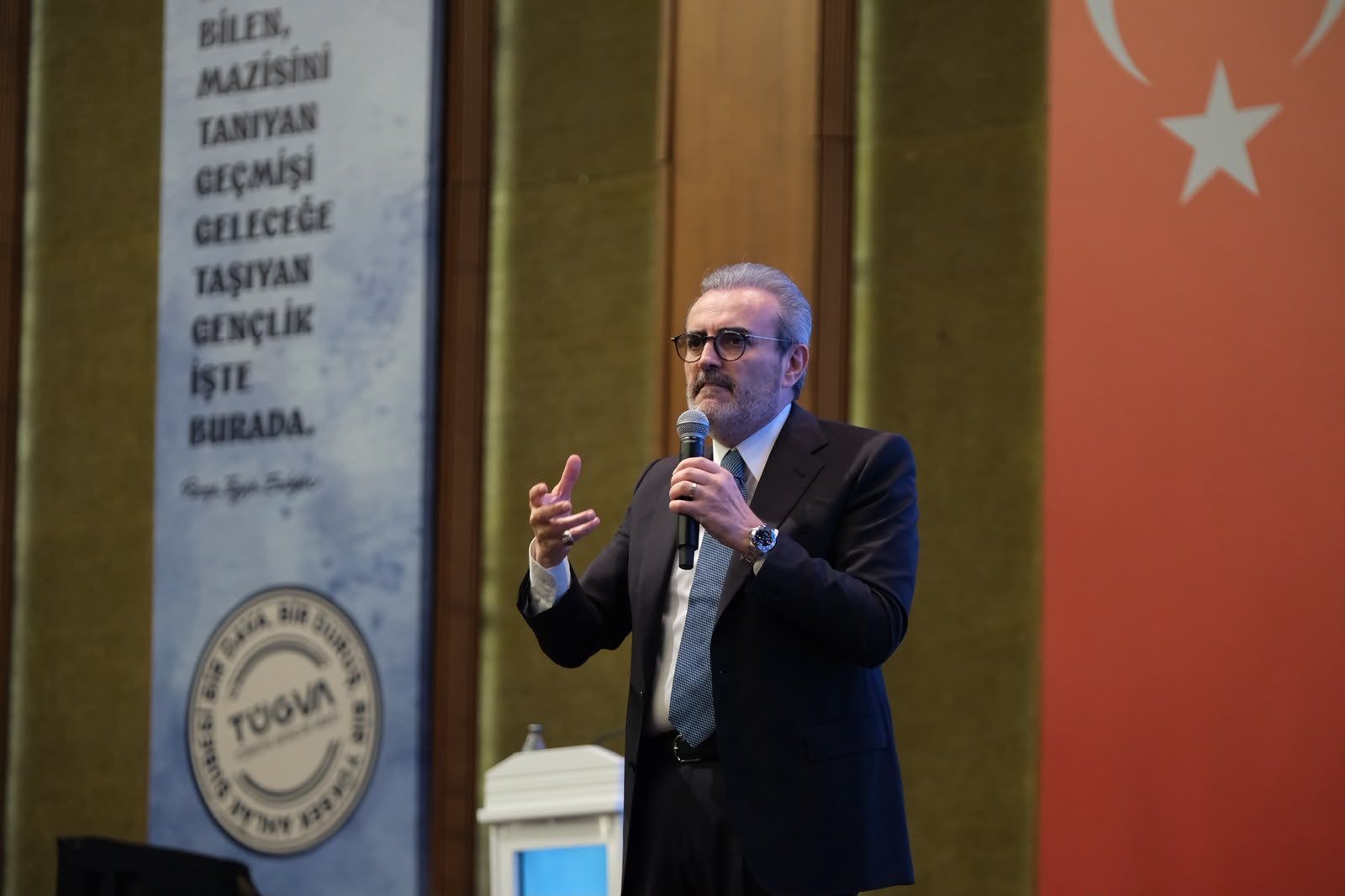 Mahir Ünal, TÜGVA Hanım Kampı’nda Gençlerle Buluştu