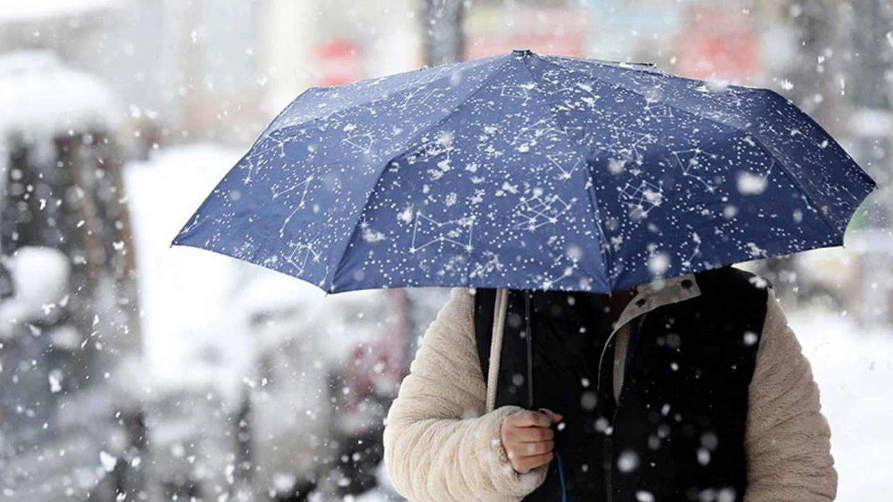 Meteoroloji'den 45 İle Turuncu ve Sarı Kodlu Uyarı: Fırtına ve Kar Geliyor!