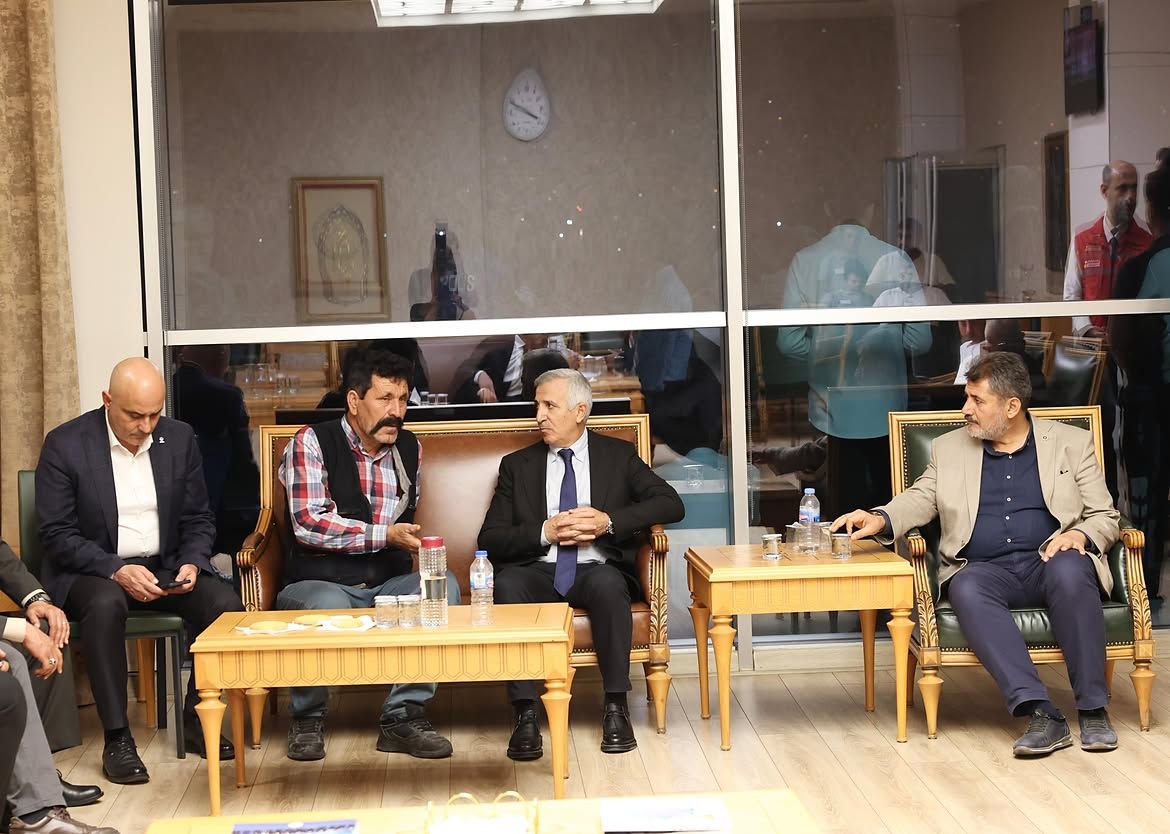 Şehidimiz P. Uzm. Çvş. Yusuf Güneş’in Naaşı; Valimiz Mükerrem Ünlüer, Milletvekilimiz Ömer Oruç (3)