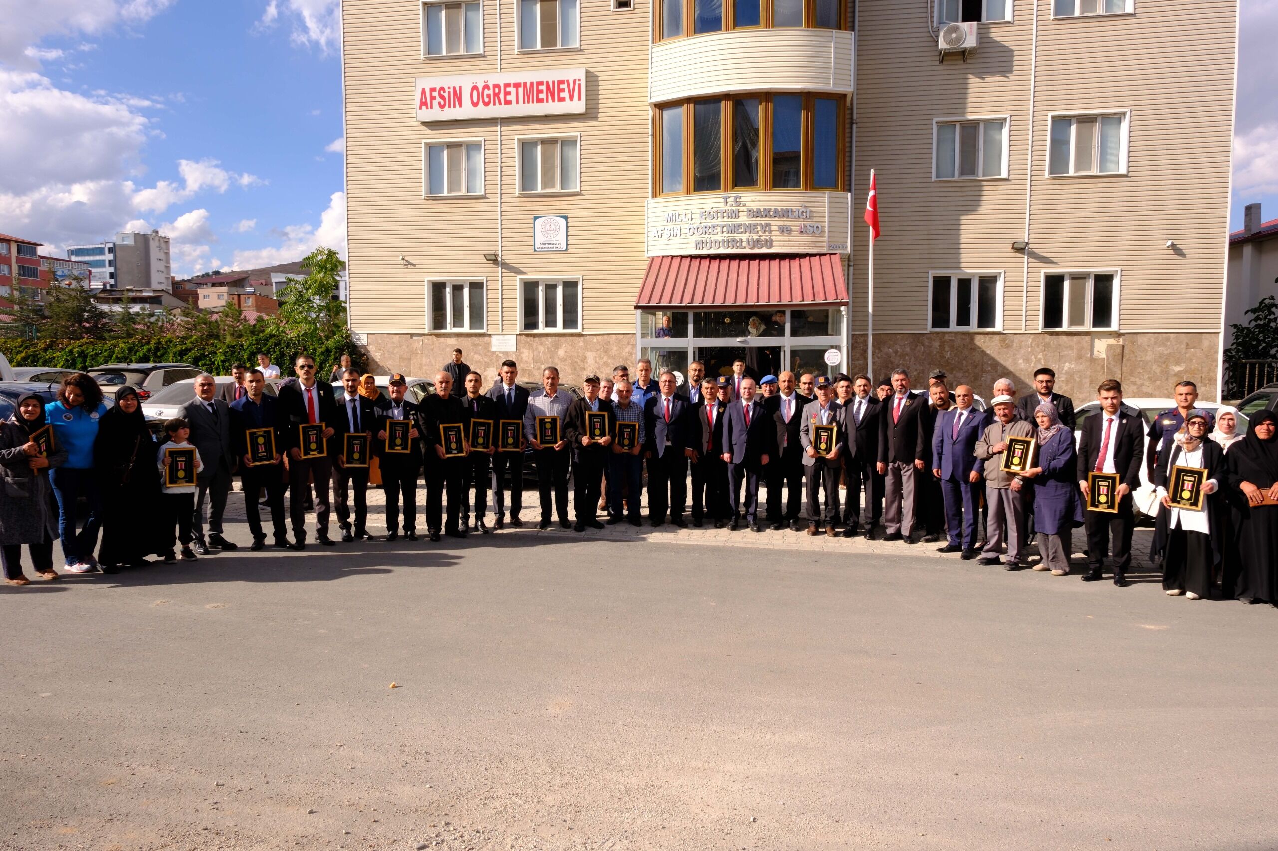 Şehi̇t Gazi̇ Dernek (4)