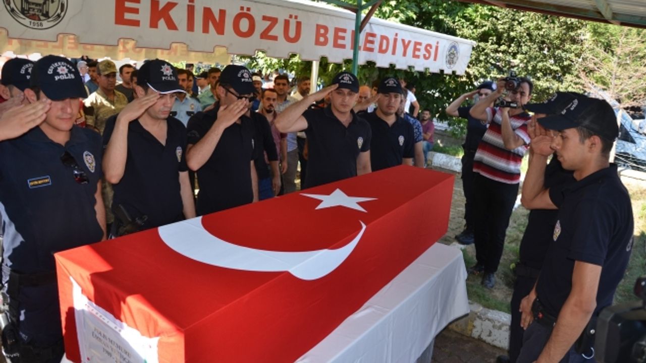 Silahla Vurulan Kadın Polis Memuru Ekinözü’nde Toprağa Verildi