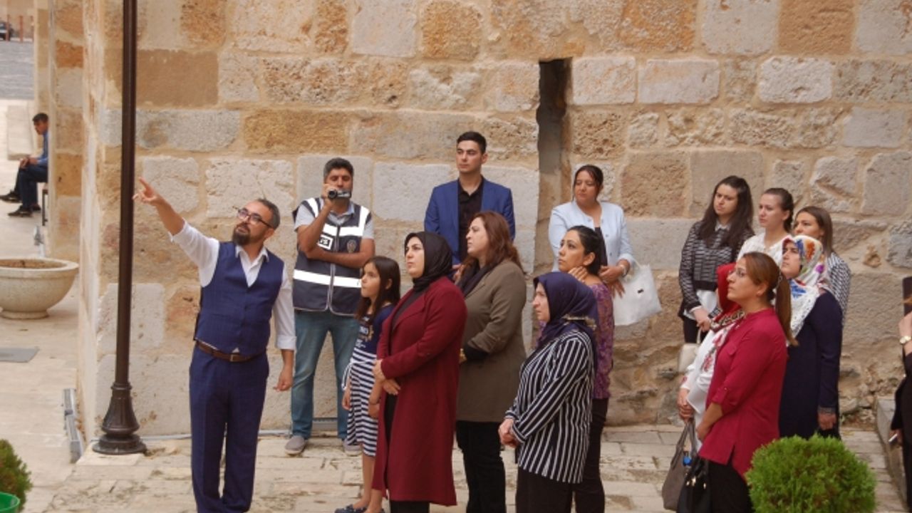 Emniyet Genel Müdürü Altınok'un Eşi,  Şehit Yakınlarıyla Buluştu
