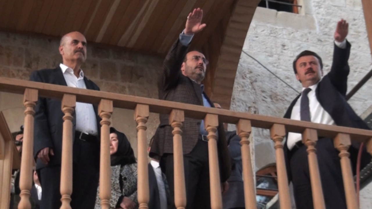 Ak Parti Sözcüsü Ünal, Yedi Güzel Adam Edebiyat Müzesi’nde İnceledi