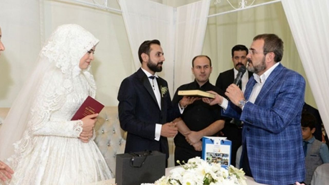 Damada Kur'an-ı Kerim hediye etti