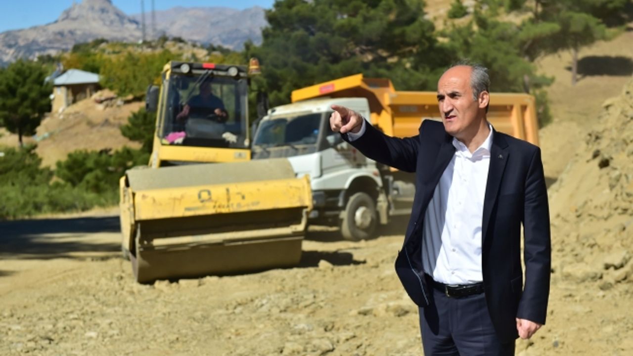 Güvenli bir ulaşım için dağı eritip yol yaptık
