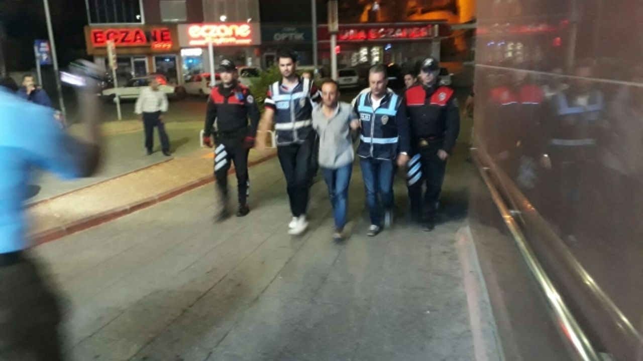 Hastanede karşılaştığı dolandırıcısına böyle tepki gösterdi