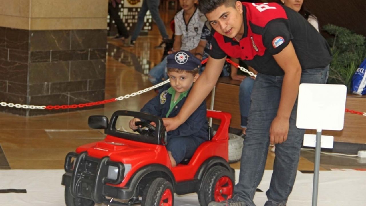 Minikler Trafik Kurallarını Piazza’da Eğlenerek Öğrenecek