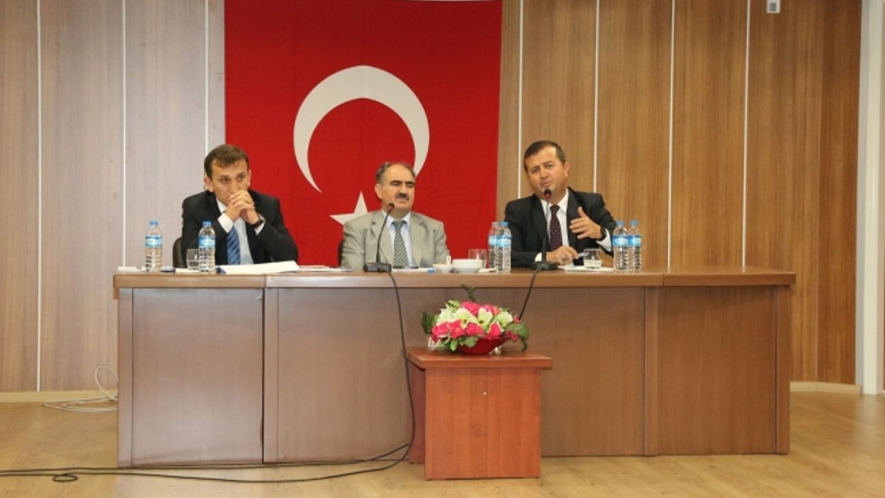 Pazarcık'ta muhtarlarla değerlendirme ve istişare toplantısı yapıldı