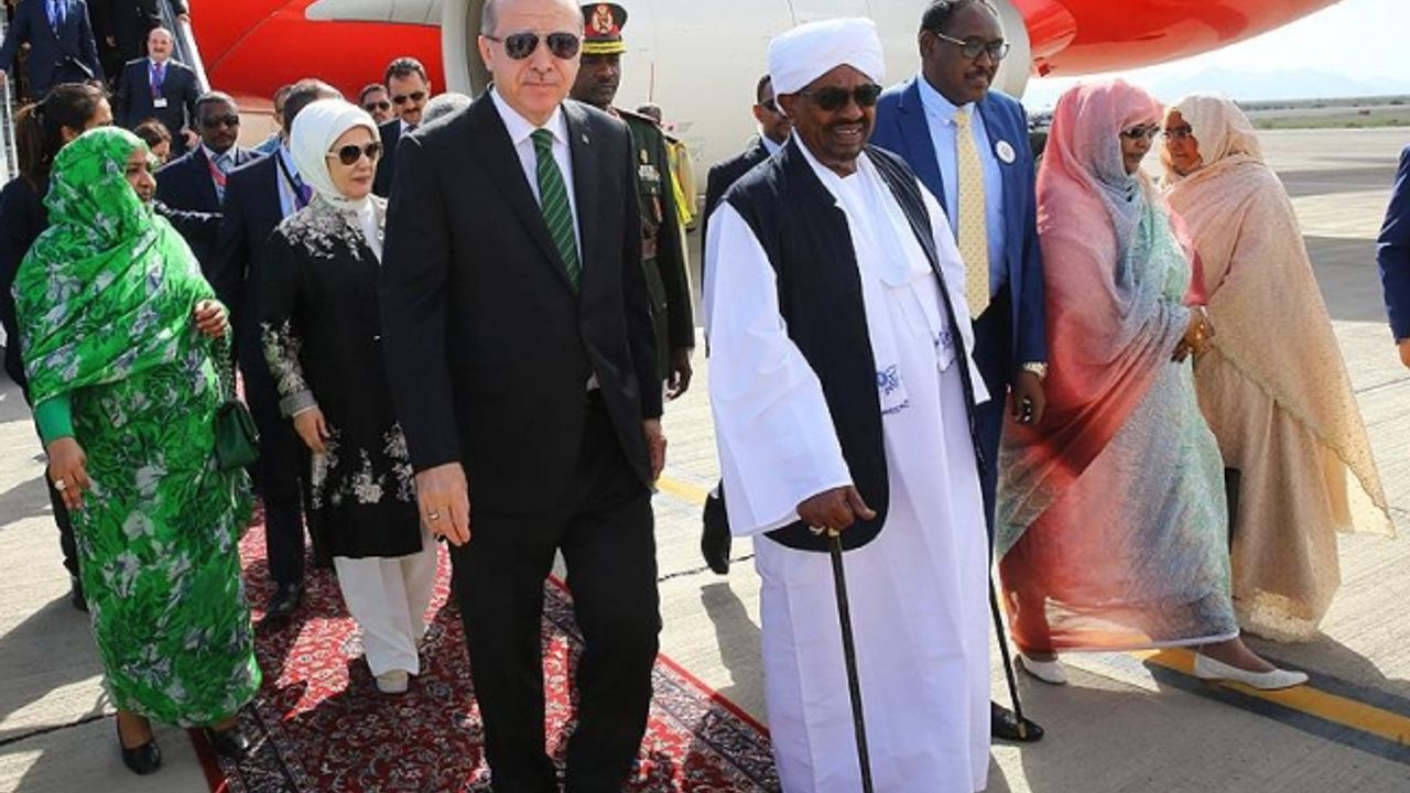 Cumhurbaşkanı Erdoğan, Sevakin Adası'nda incelemelerde bulundu