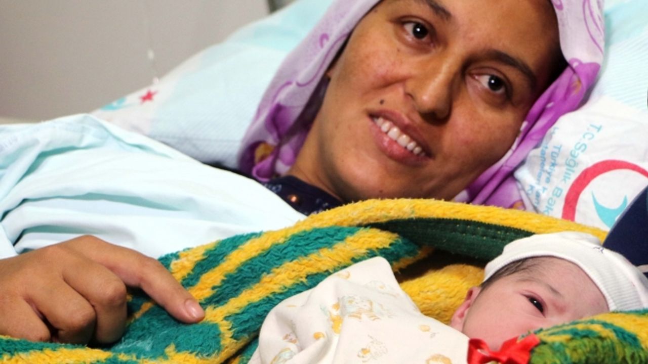 Kahramanmaraş'ta yeni yılın ilk bebeği "Emine Sümeyye" oldu